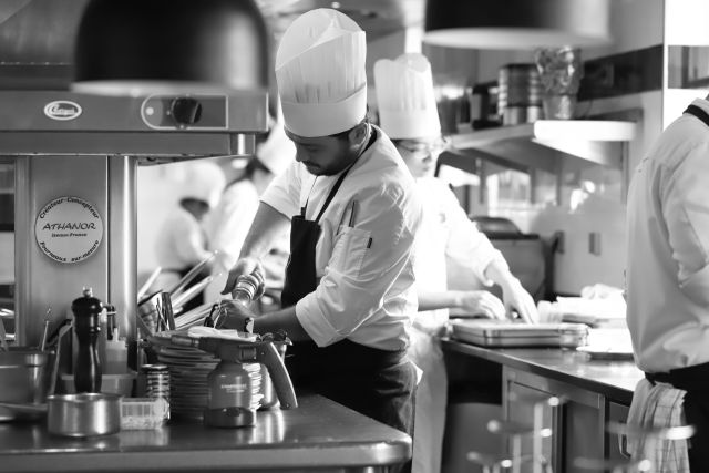 Staff restaurant, Equipe Bruno Oger Restaurant Gastronomique Côte d’Azur, Bistrot et Traiteur (06)